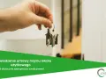 Dłoń trzyma klucze z breloczkiem w kształcie domu. Tekst informuje o wypowiedzeniu umowy najmu lokalu użytkowego i ochronie praw.