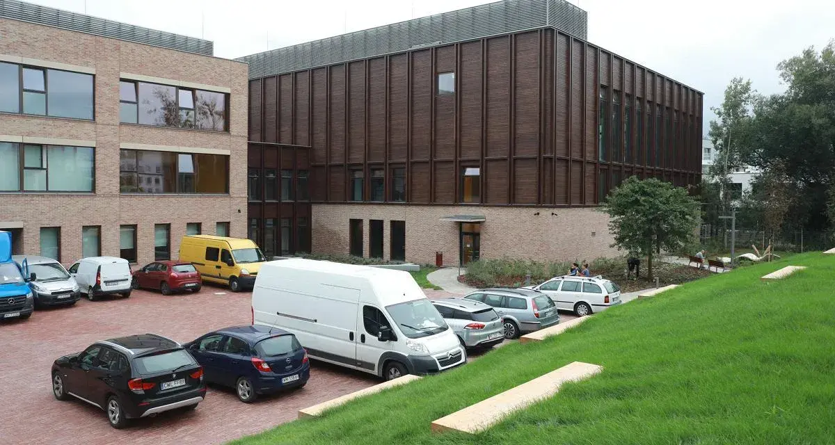 Osiedle Szkolne Kraków: Szybki dojazd, parking i komunikacja