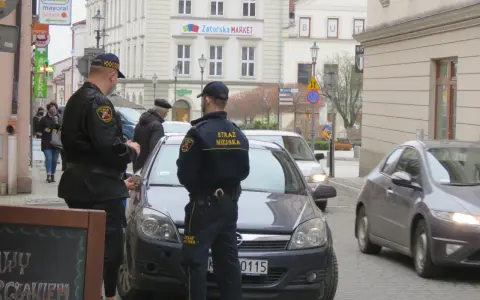 Straż miejska na osiedlu: Czy zawsze może ukarać za parkowanie?