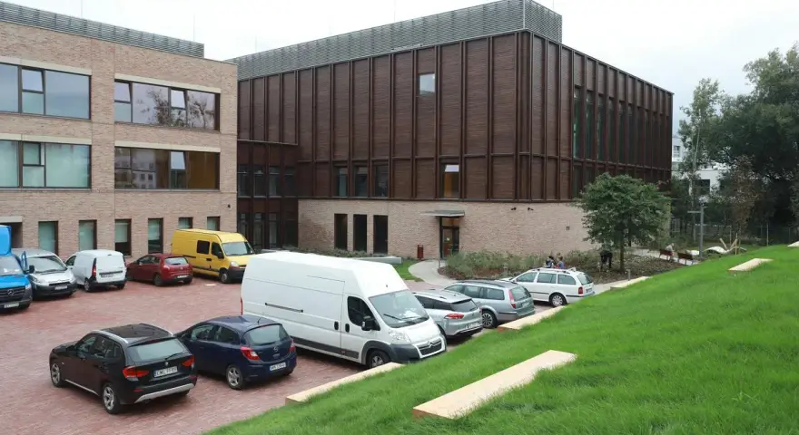 Osiedle Szkolne Kraków: Szybki dojazd, parking i komunikacja