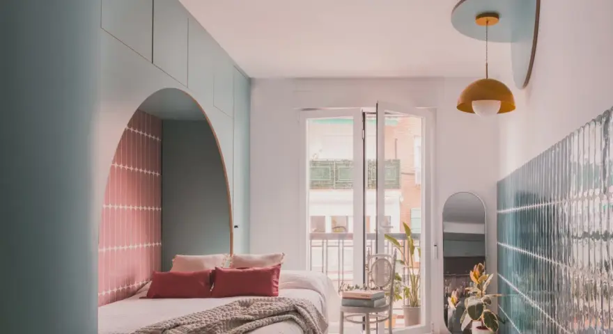 Jak urządzić 50m² mieszkanie w bloku? Sprawdzone triki i budżet