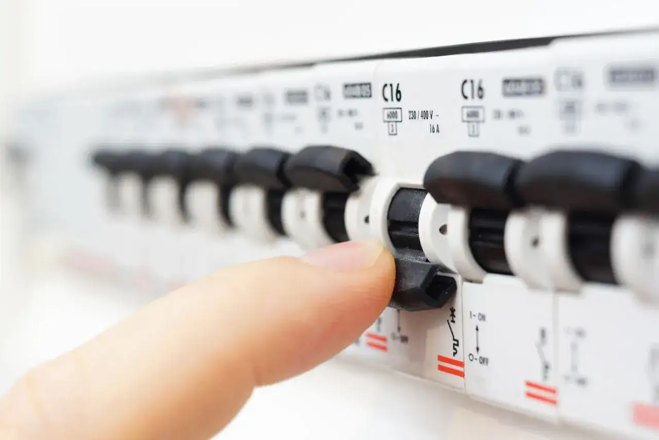 Oznaczenia na bezpiecznikach elektrycznych