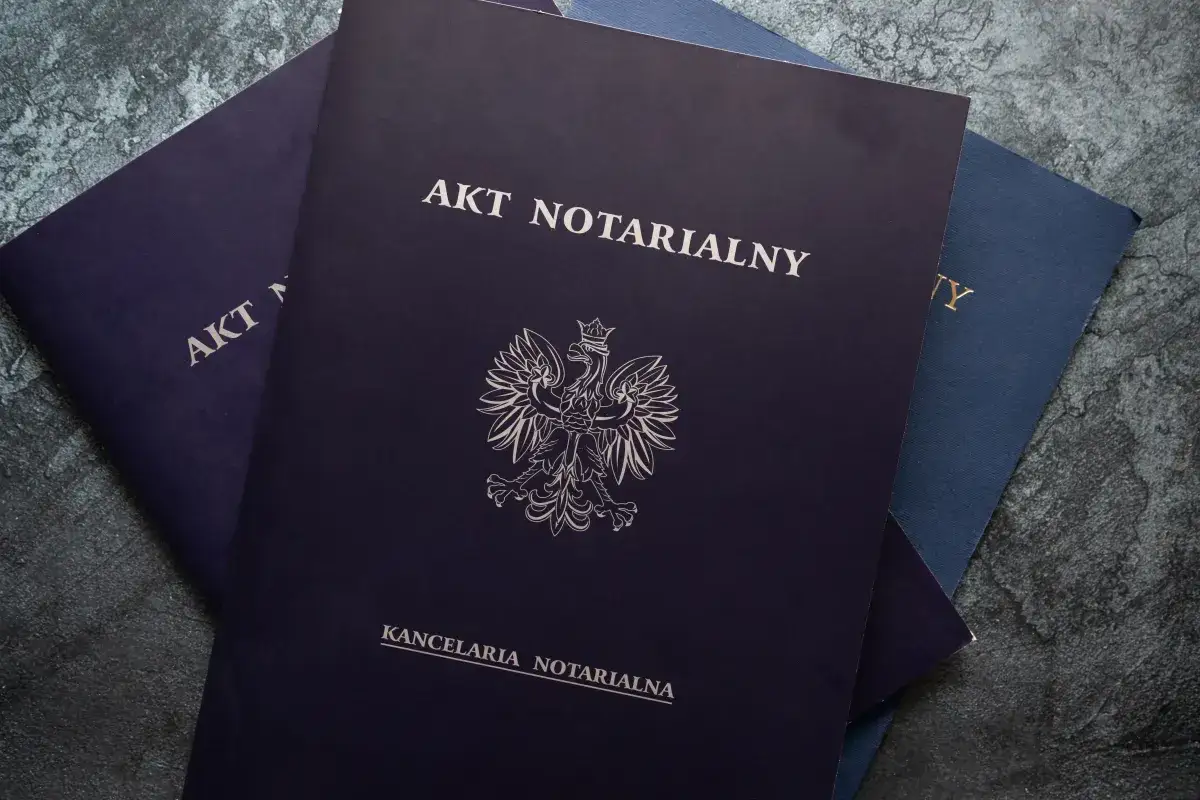 Akt notarialny – kluczowy dokument przy zakupie mieszkania. Zwróć uwagę na jego treść i wszystkie szczegóły.