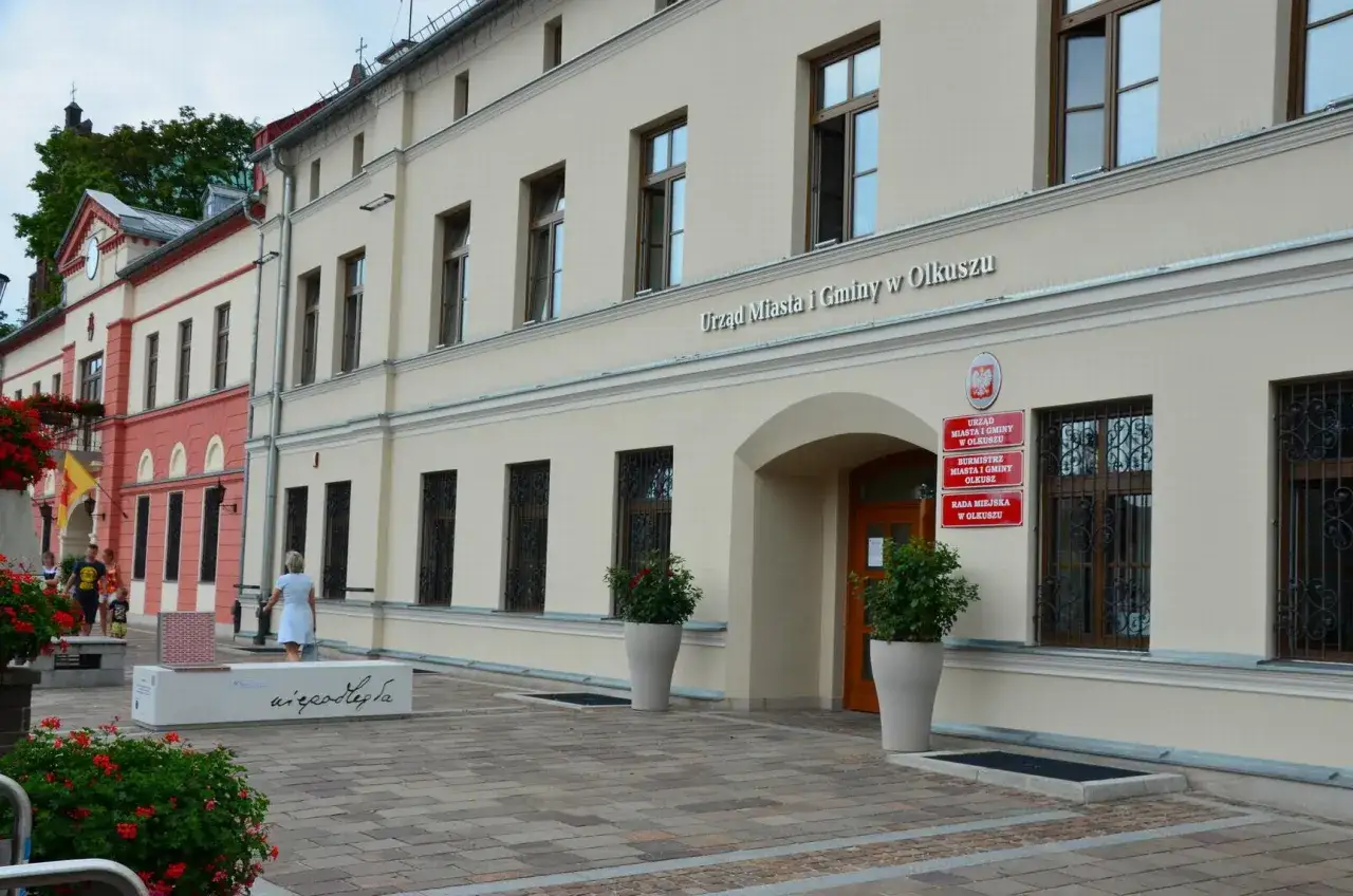 Urząd miasta lub gminy w Polsce