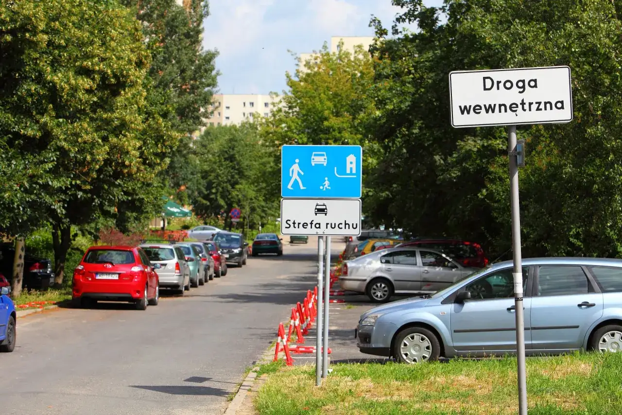 Znaki drogowe droga wewnętrzna osiedle