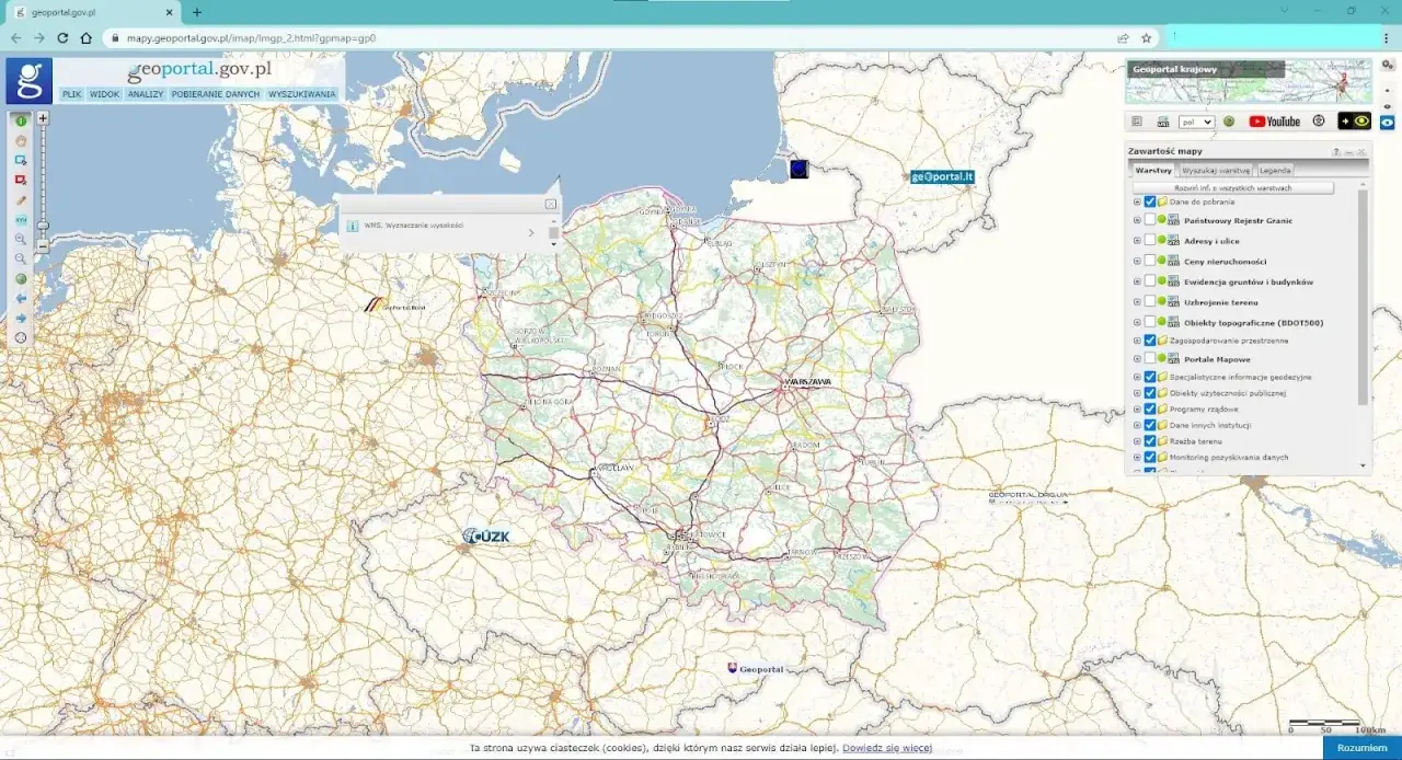 Mapa Polski z zaznaczonymi miastami, widoczne warstwy mapowe. W panelu po prawej stronie zaznaczona 