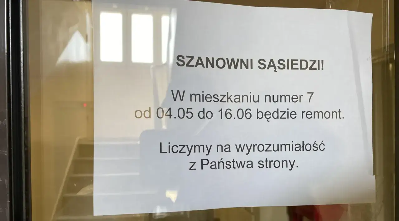 Sąsiedzi rozmawiają o remoncie